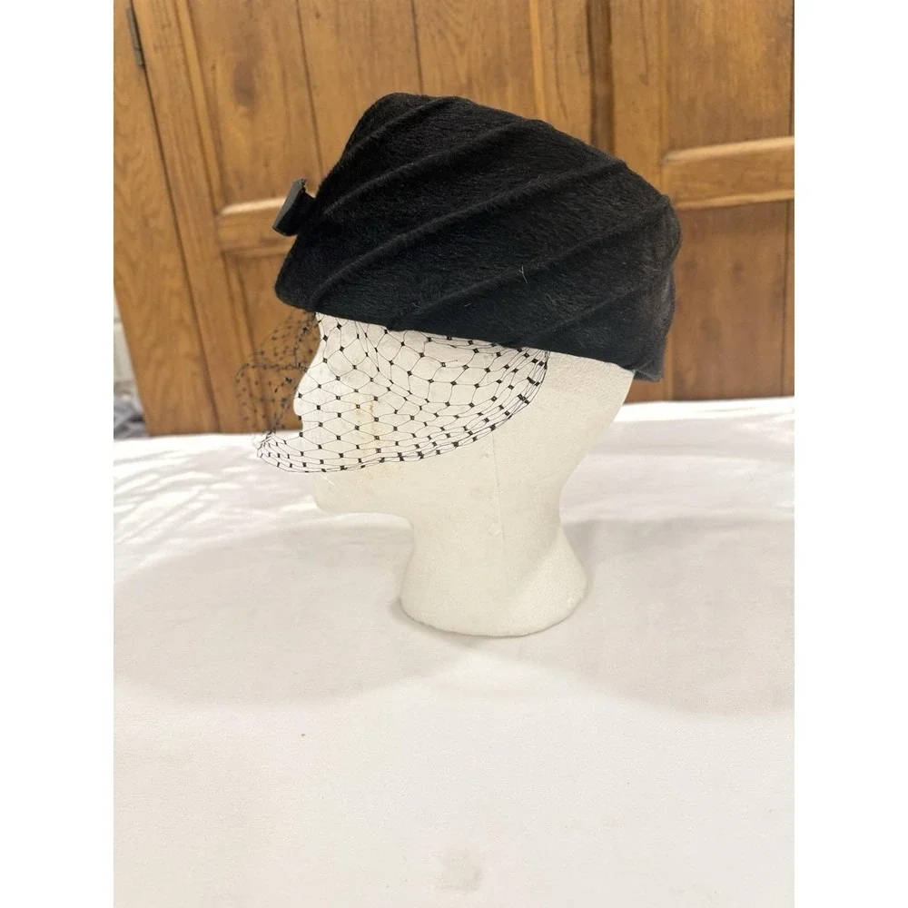 Vintage Black Pillbox Style Hat With A Bow & Birdcage Fascinator Net Veil